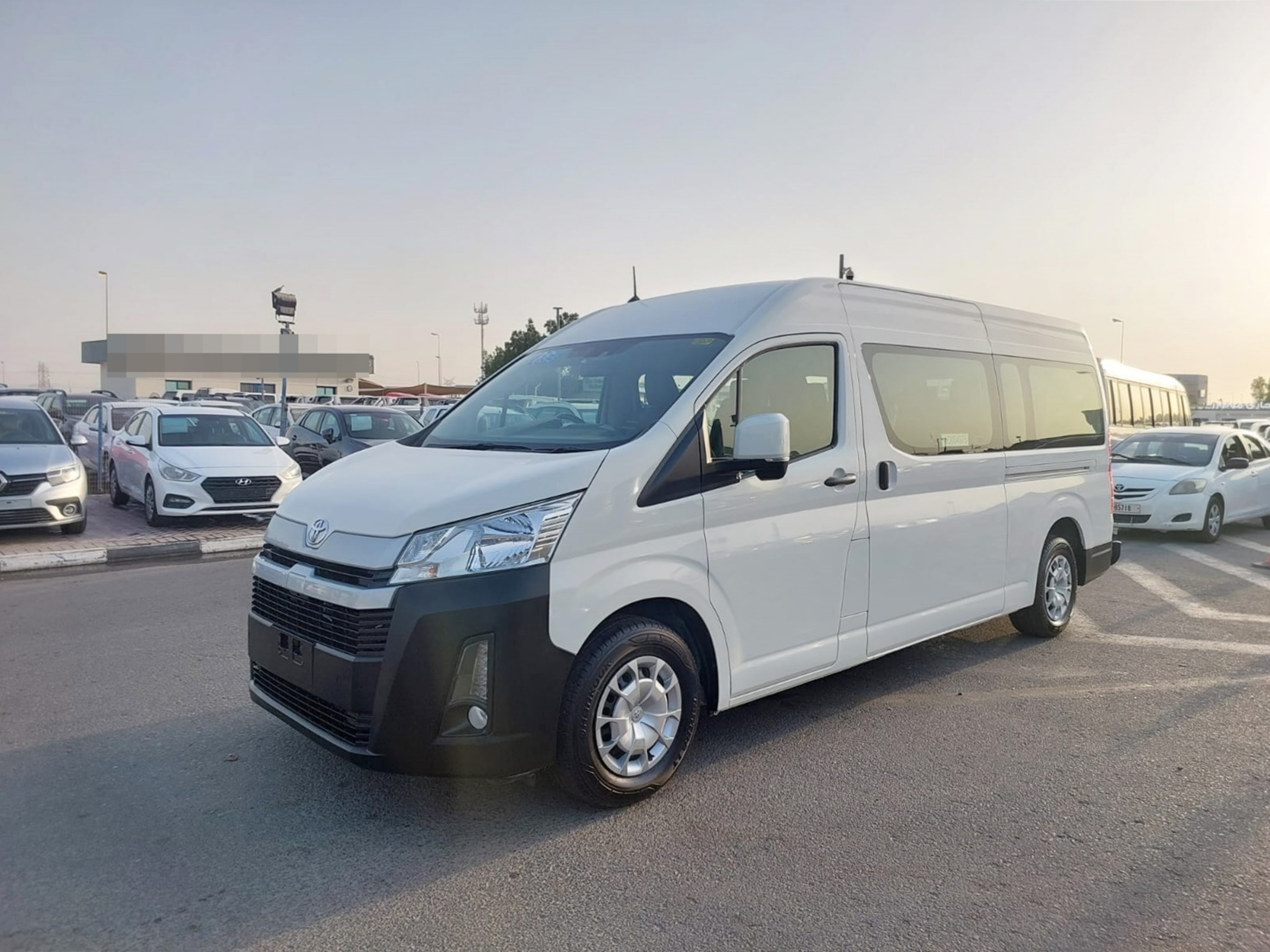 TOYOTA COMMUTER