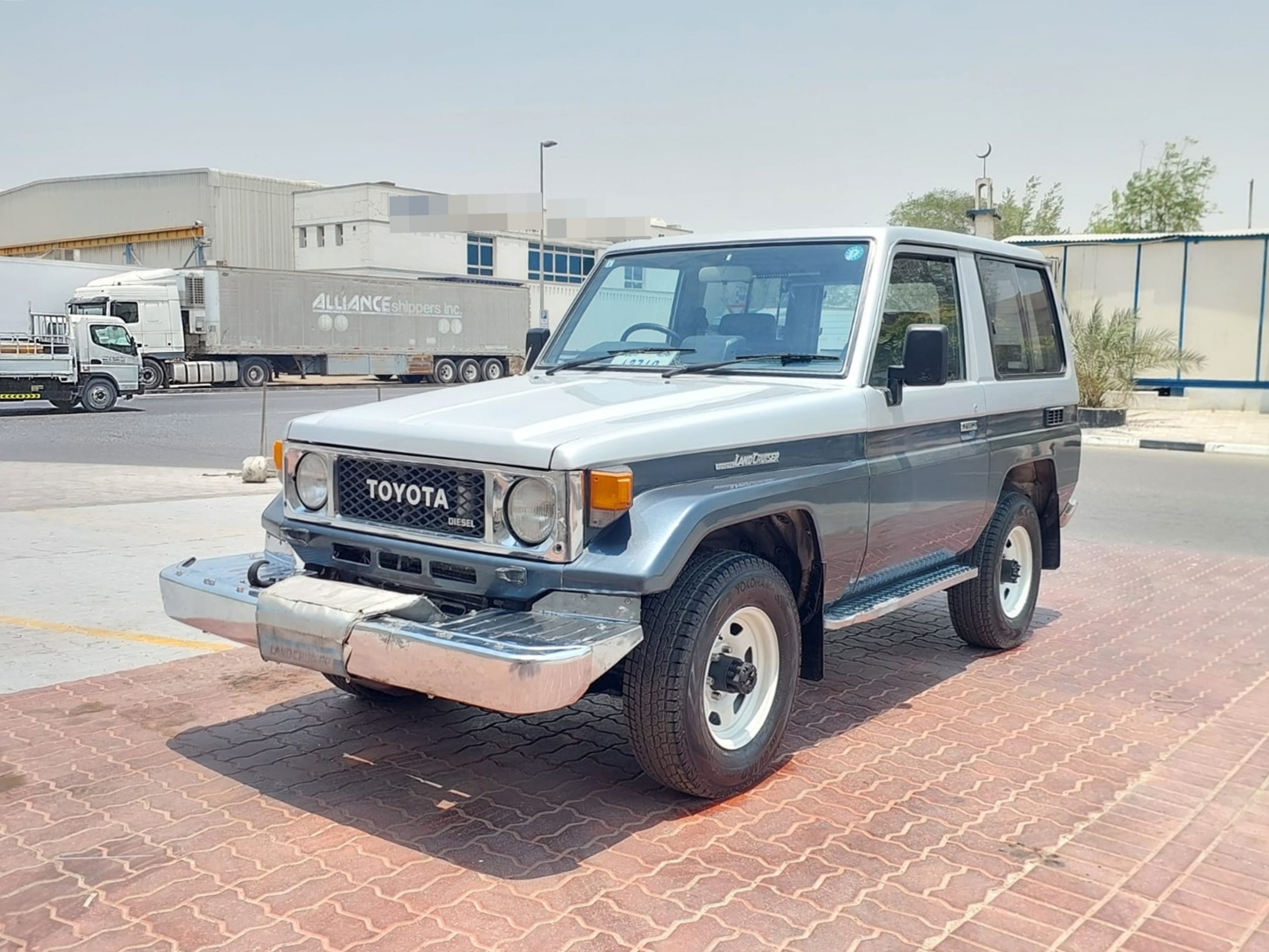 TOYOTA Land Cruiser