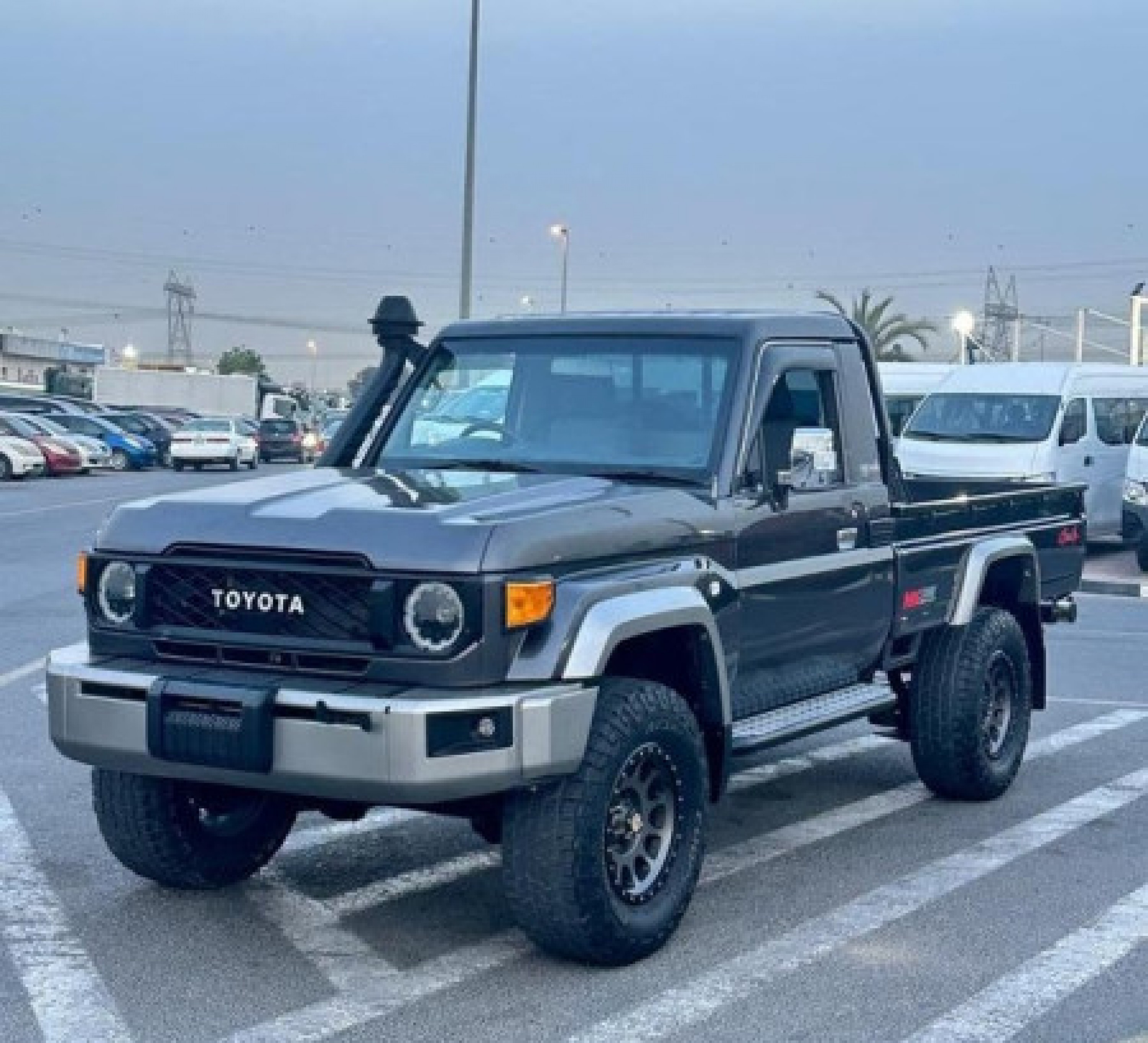 TOYOTA Land Cruiser