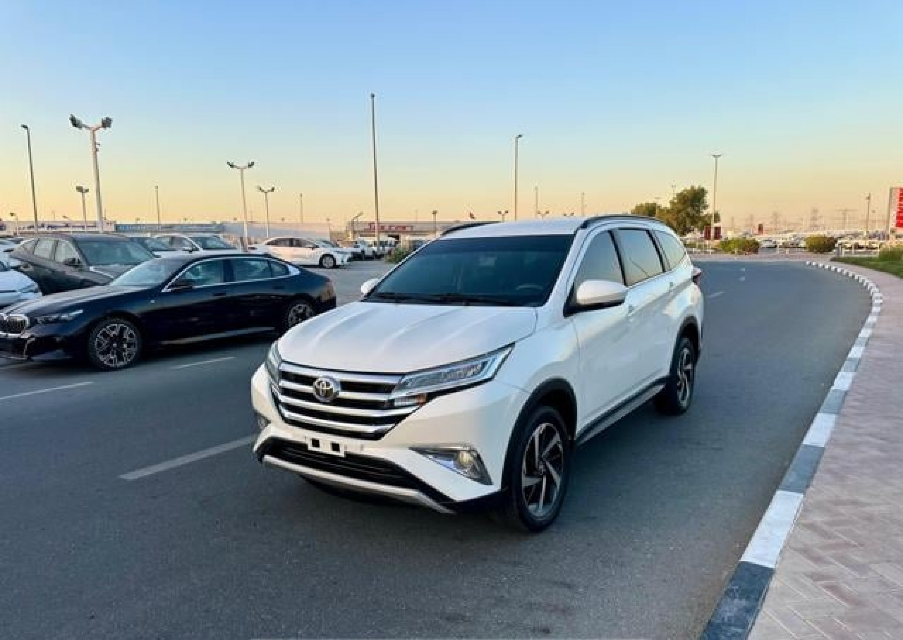TOYOTA RUSH