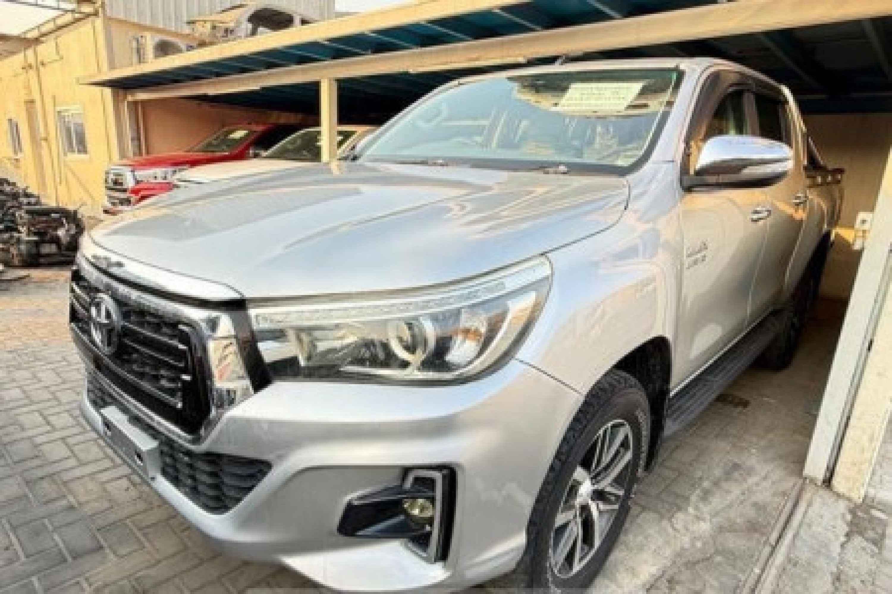 TOYOTA Hilux