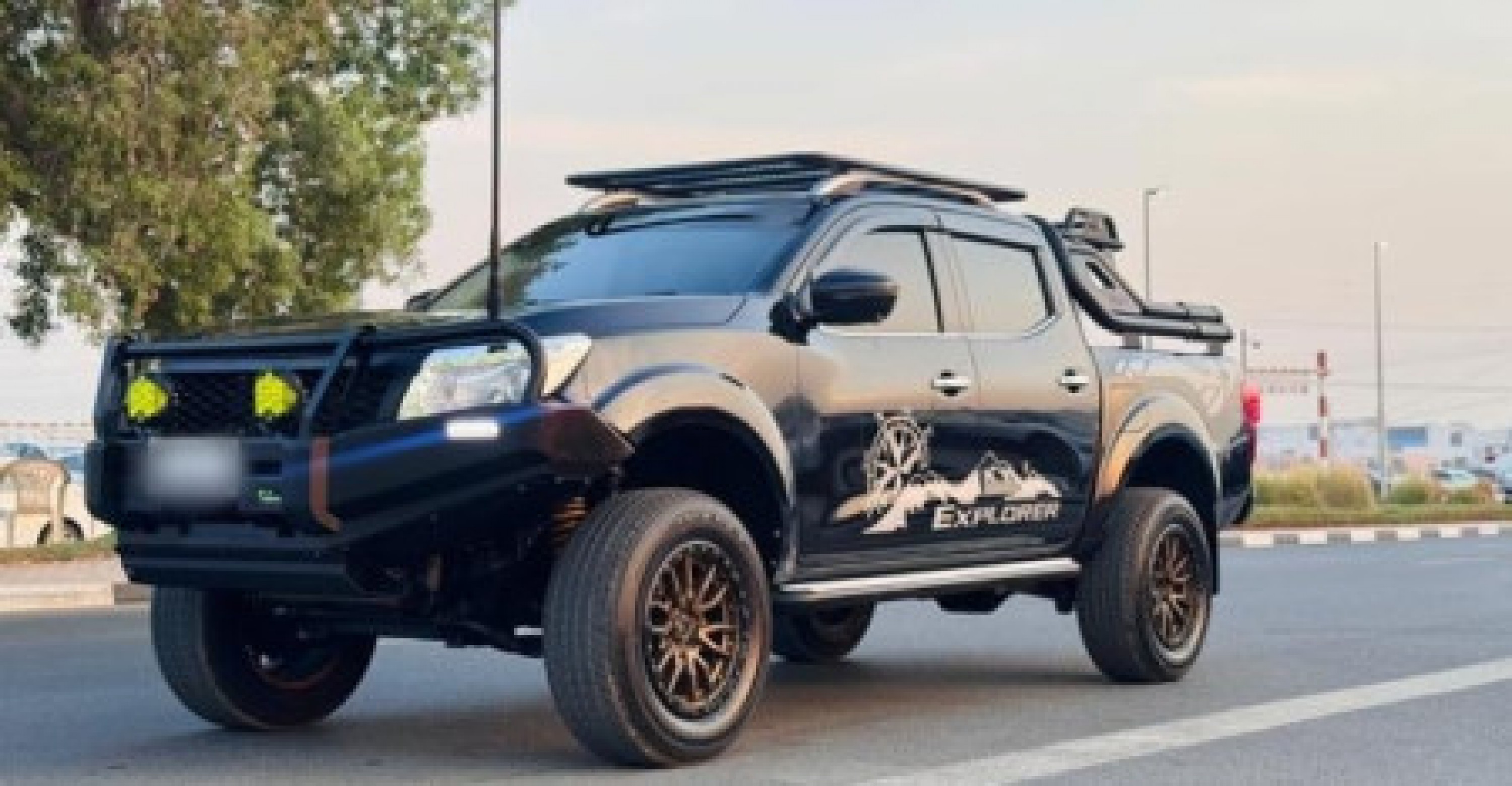 NISSAN Navara