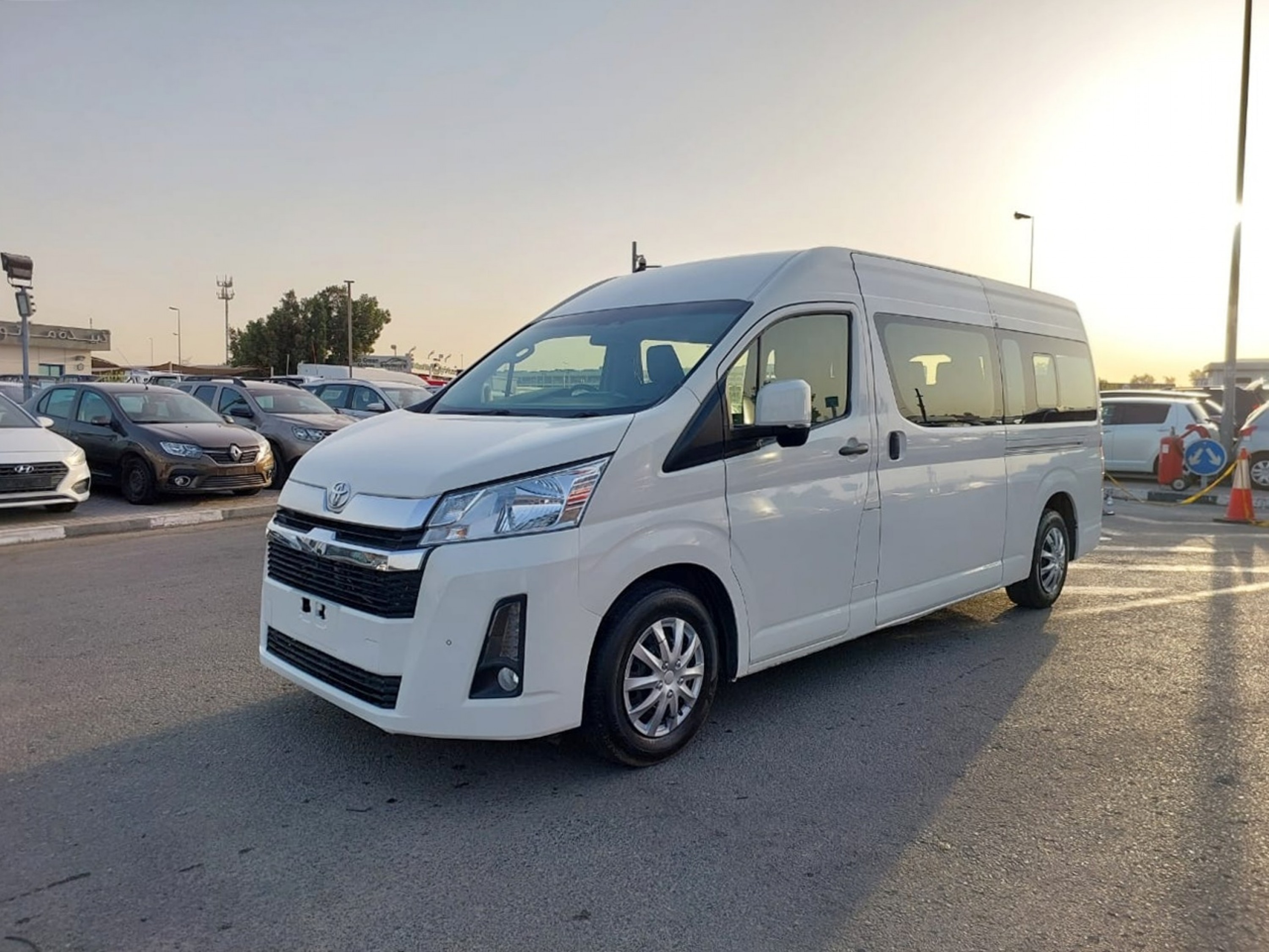 TOYOTA HIACE