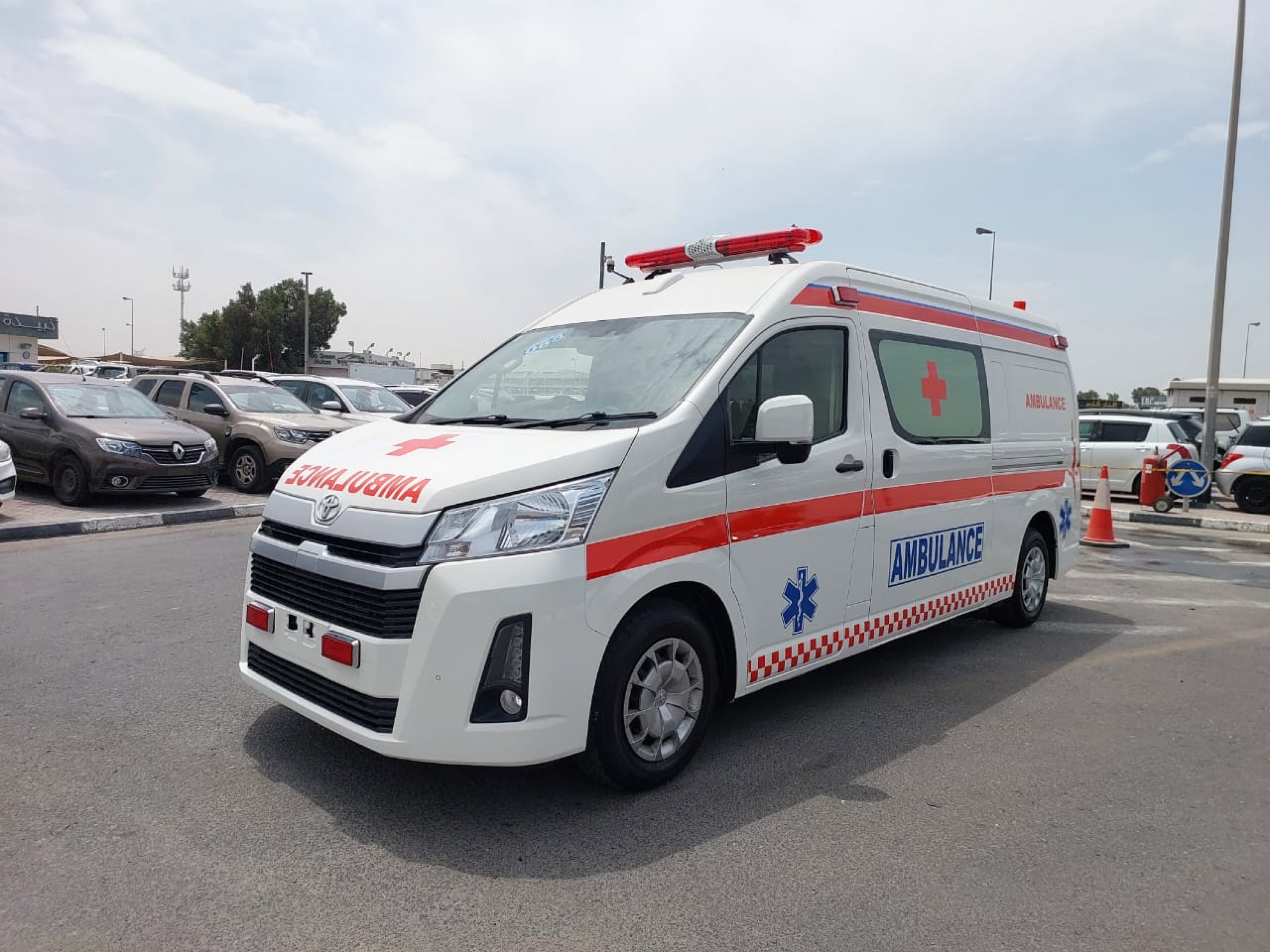 TOYOTA HIACE AMBULANCE