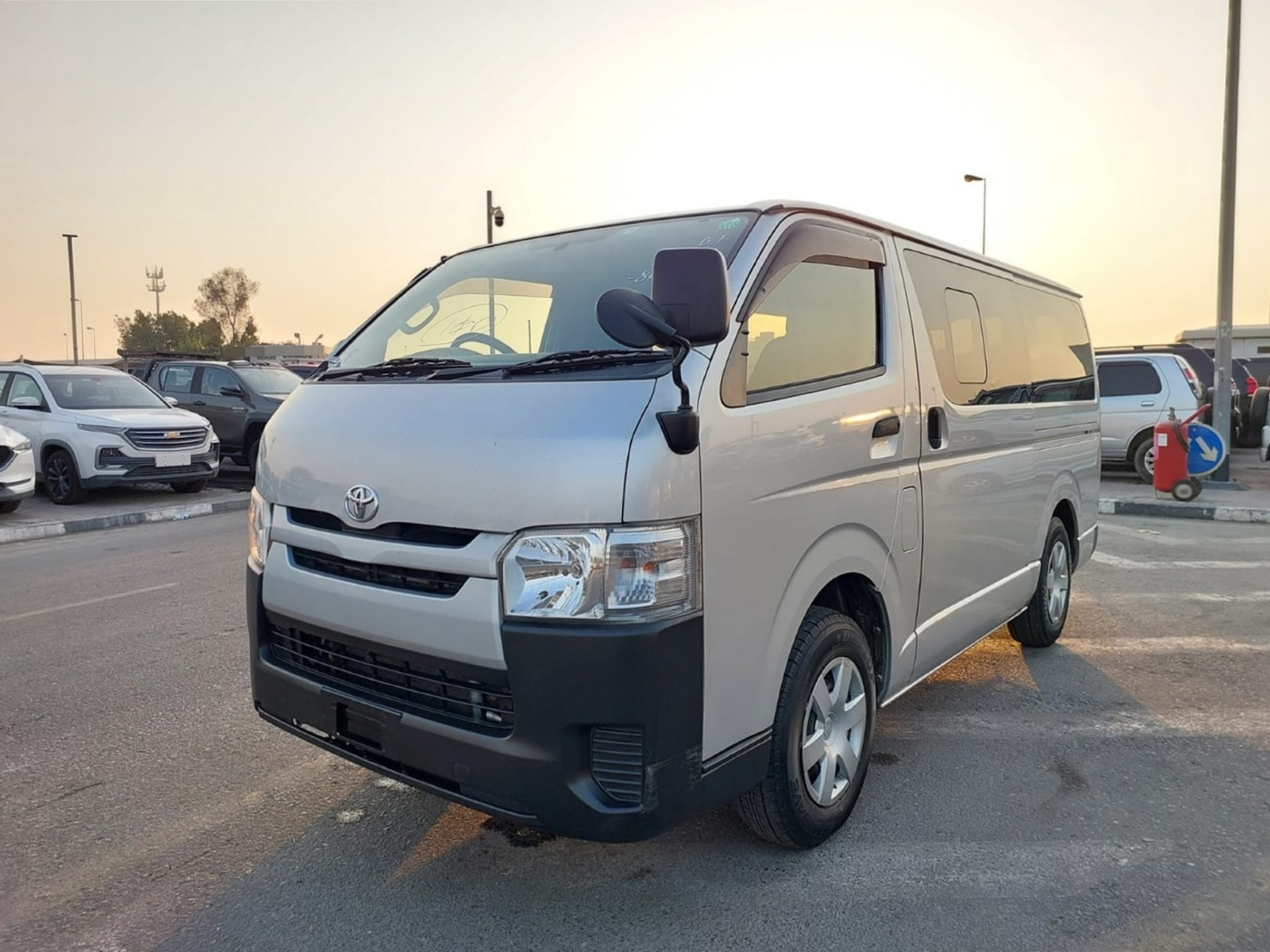 TOYOTA HIACE