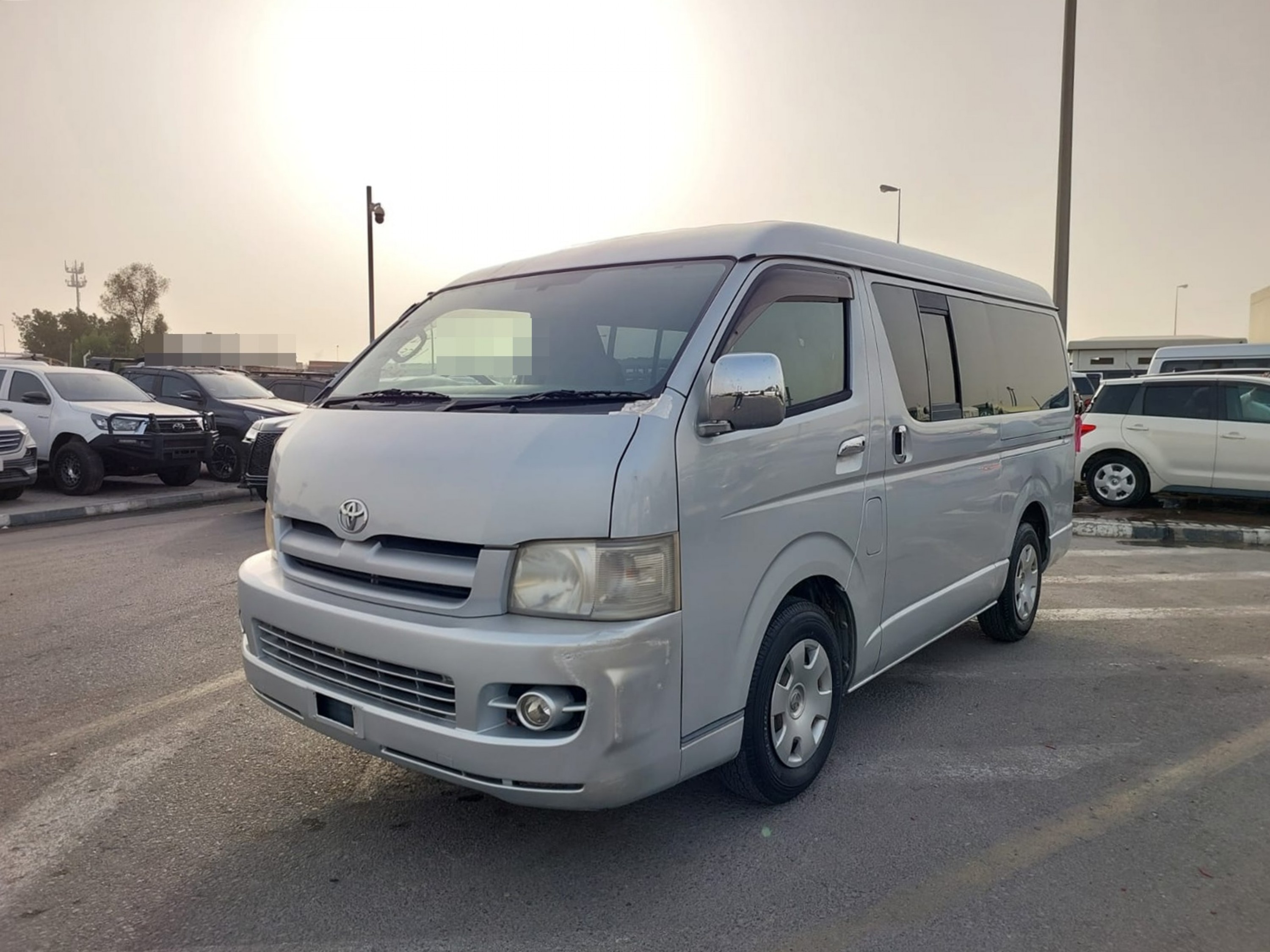 TOYOTA HIACE