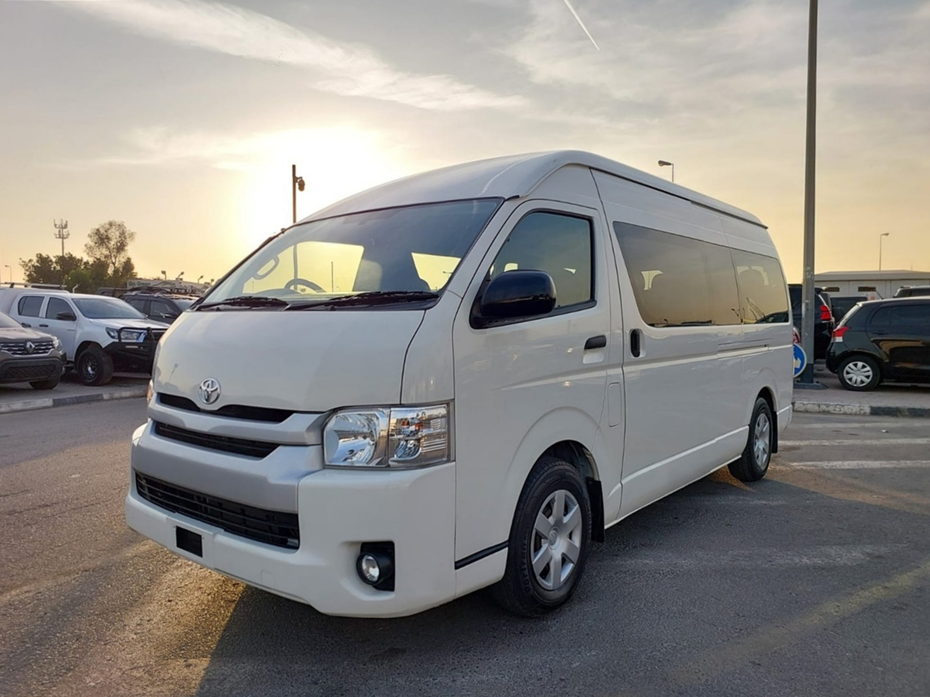 TOYOTA HIACE
