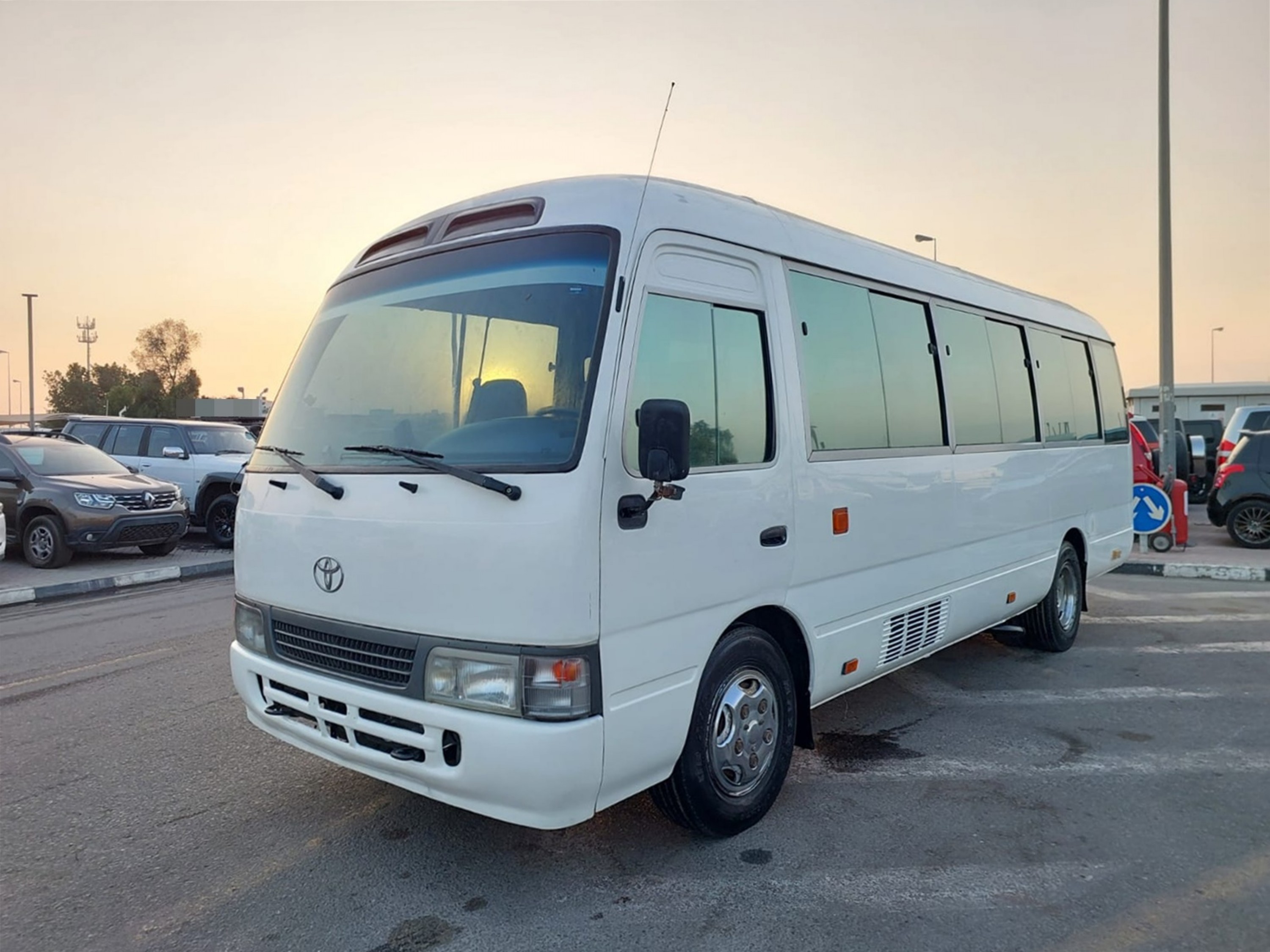 TOYOTA Coaster