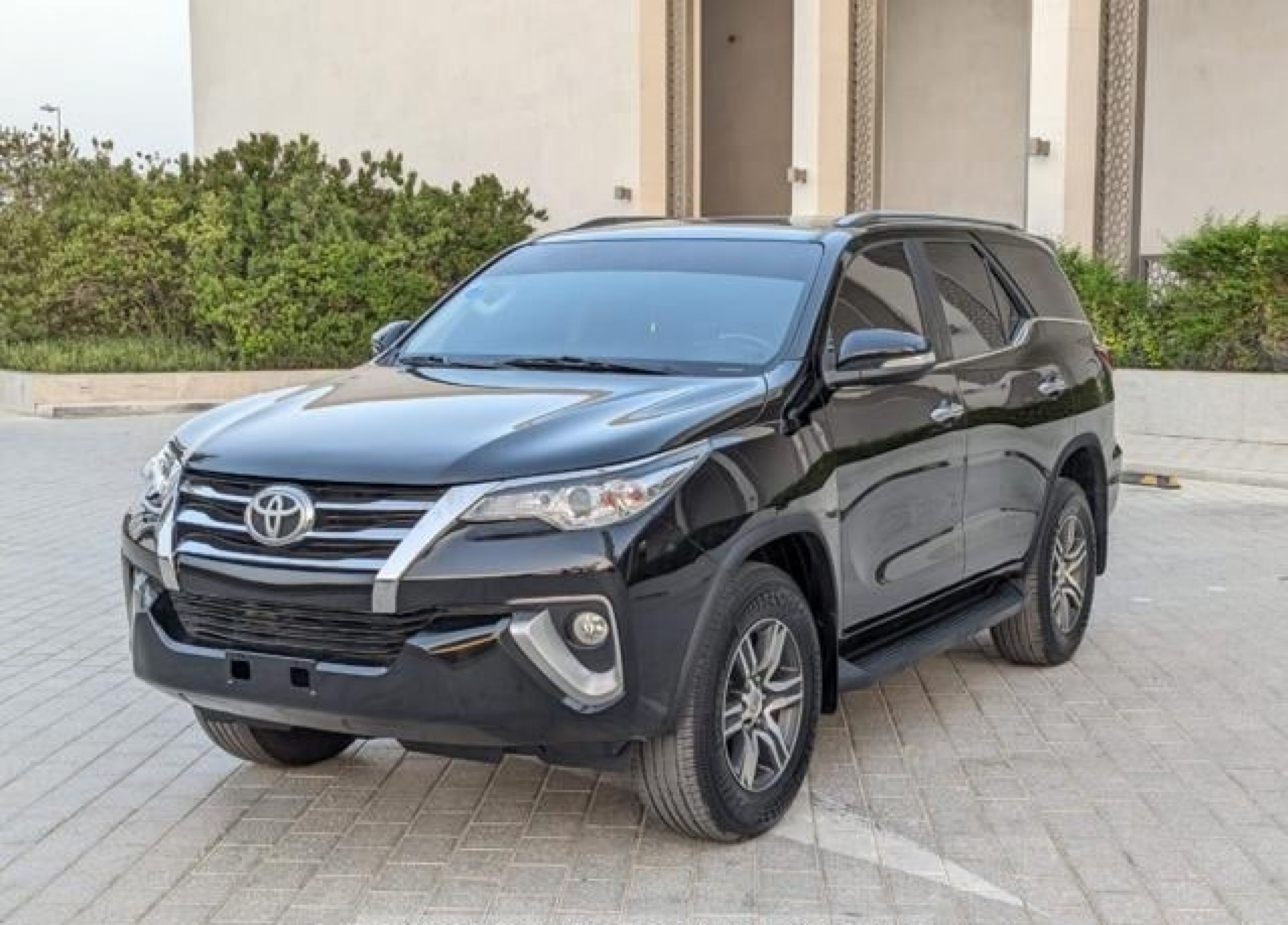 TOYOTA Fortuner