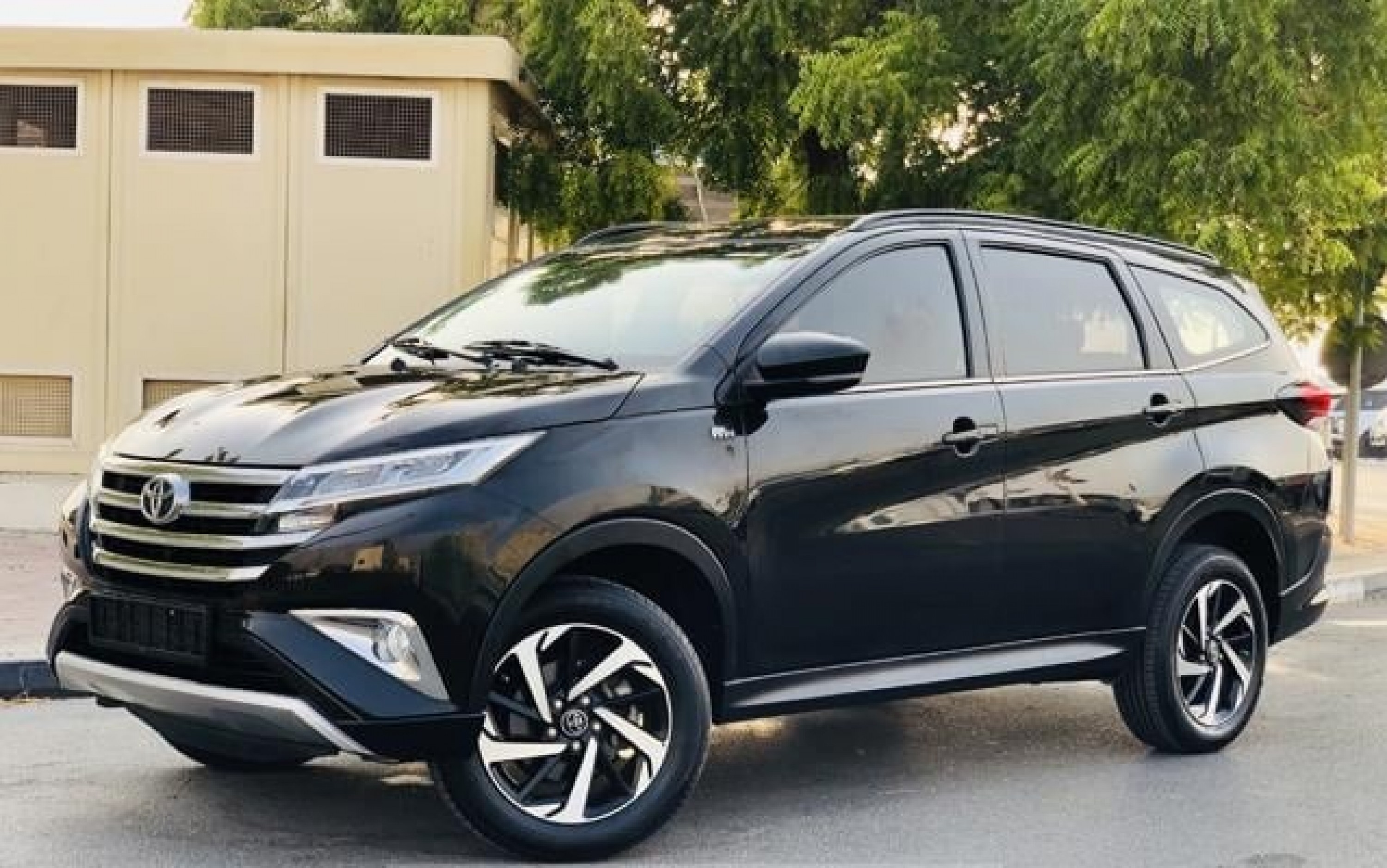 TOYOTA RUSH
