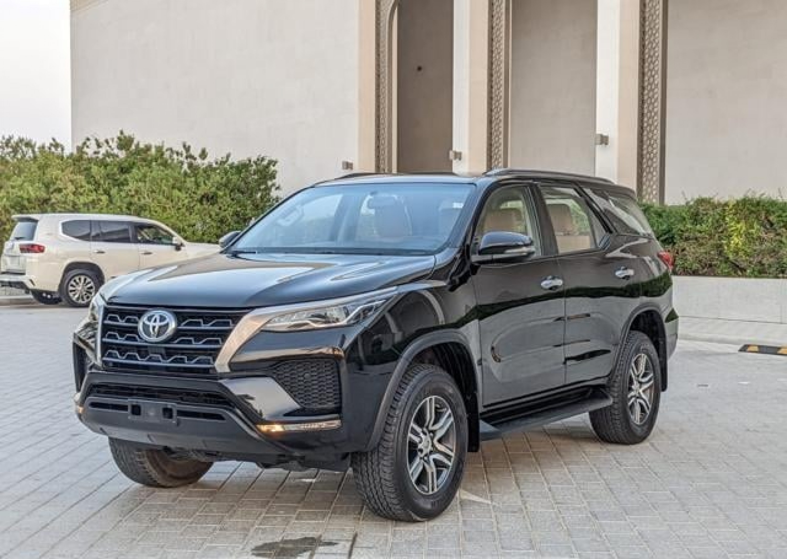 TOYOTA Fortuner
