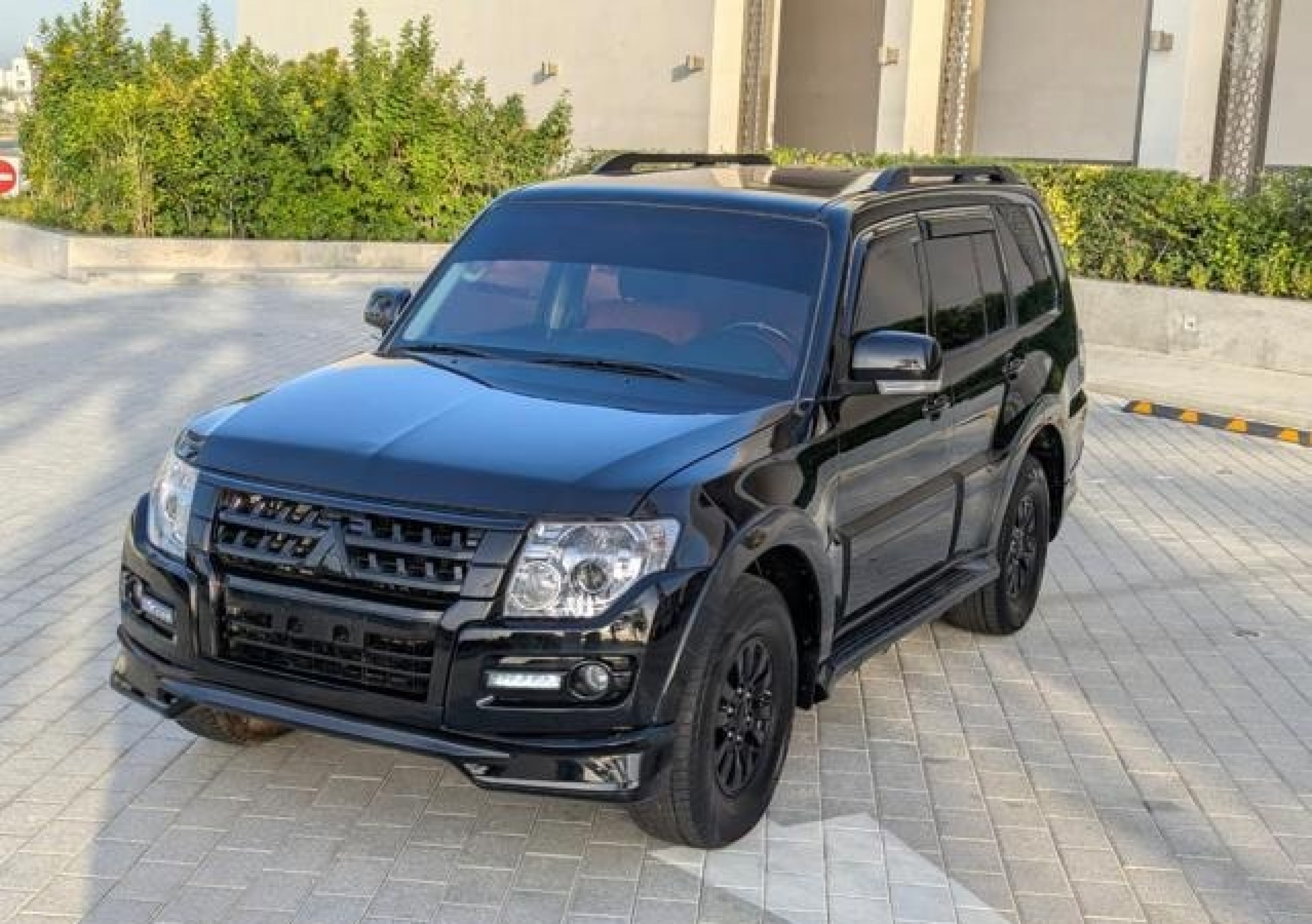 MITSUBISHI Pajero
