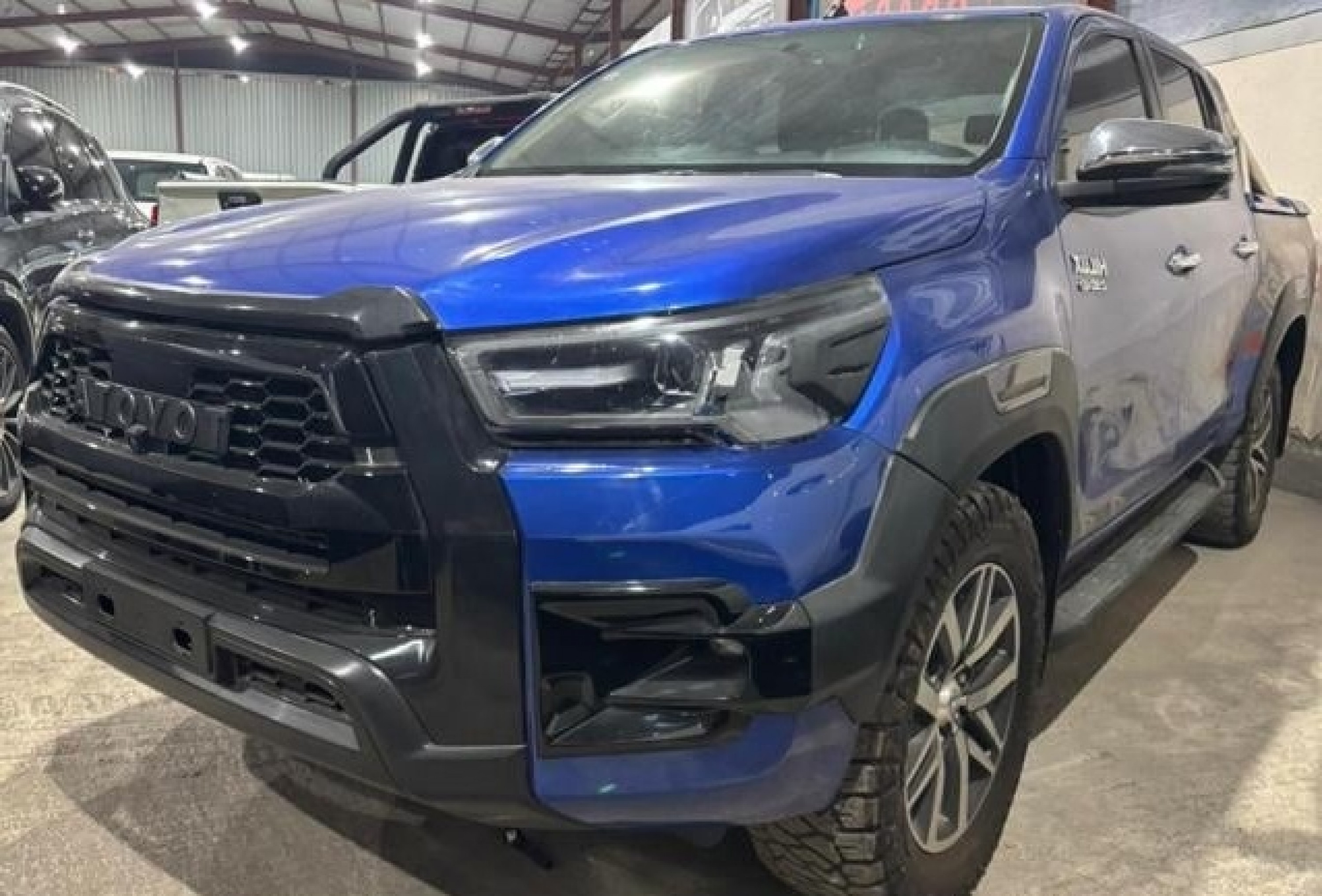 TOYOTA Hilux