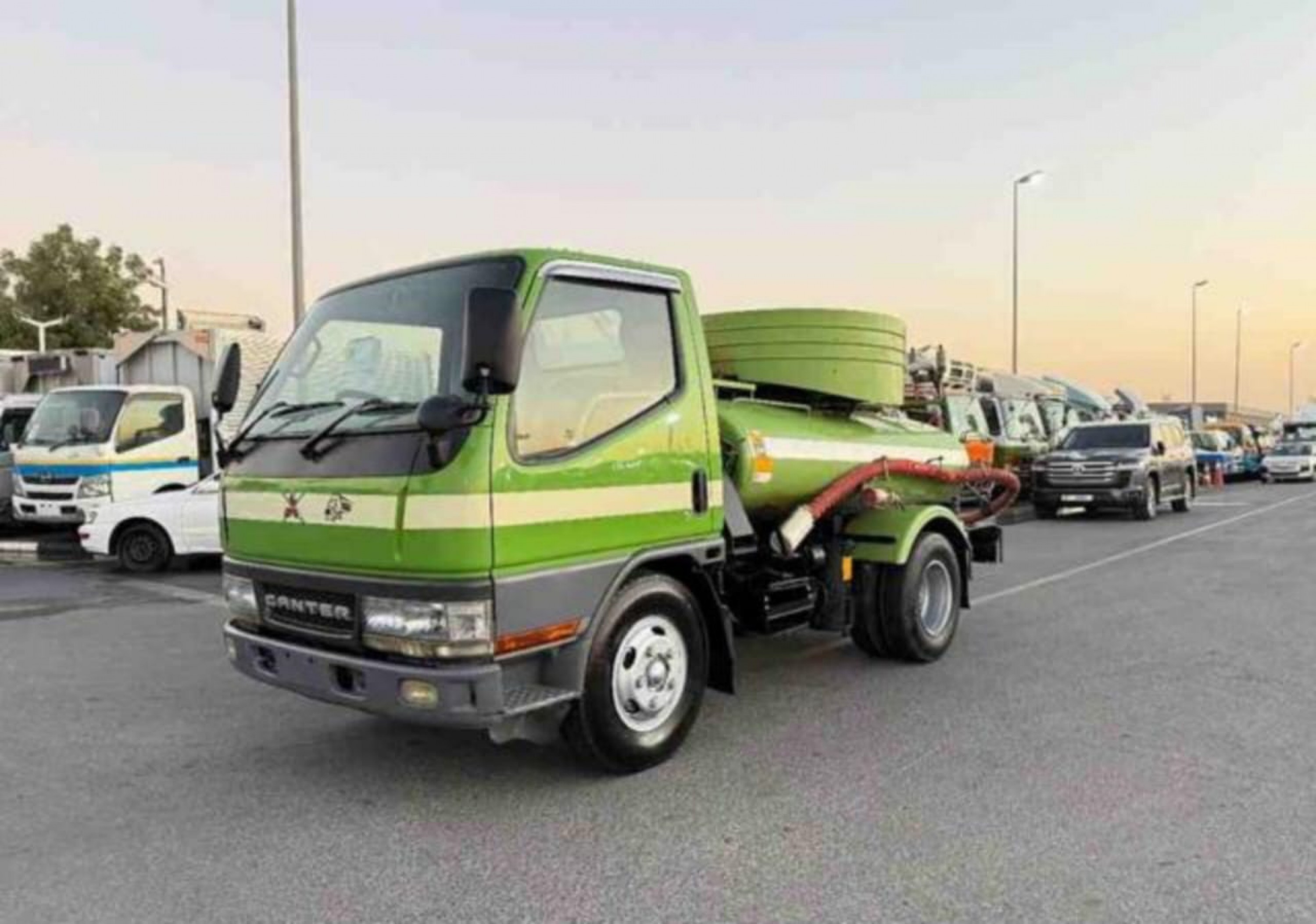 MITSUBISHI Canter