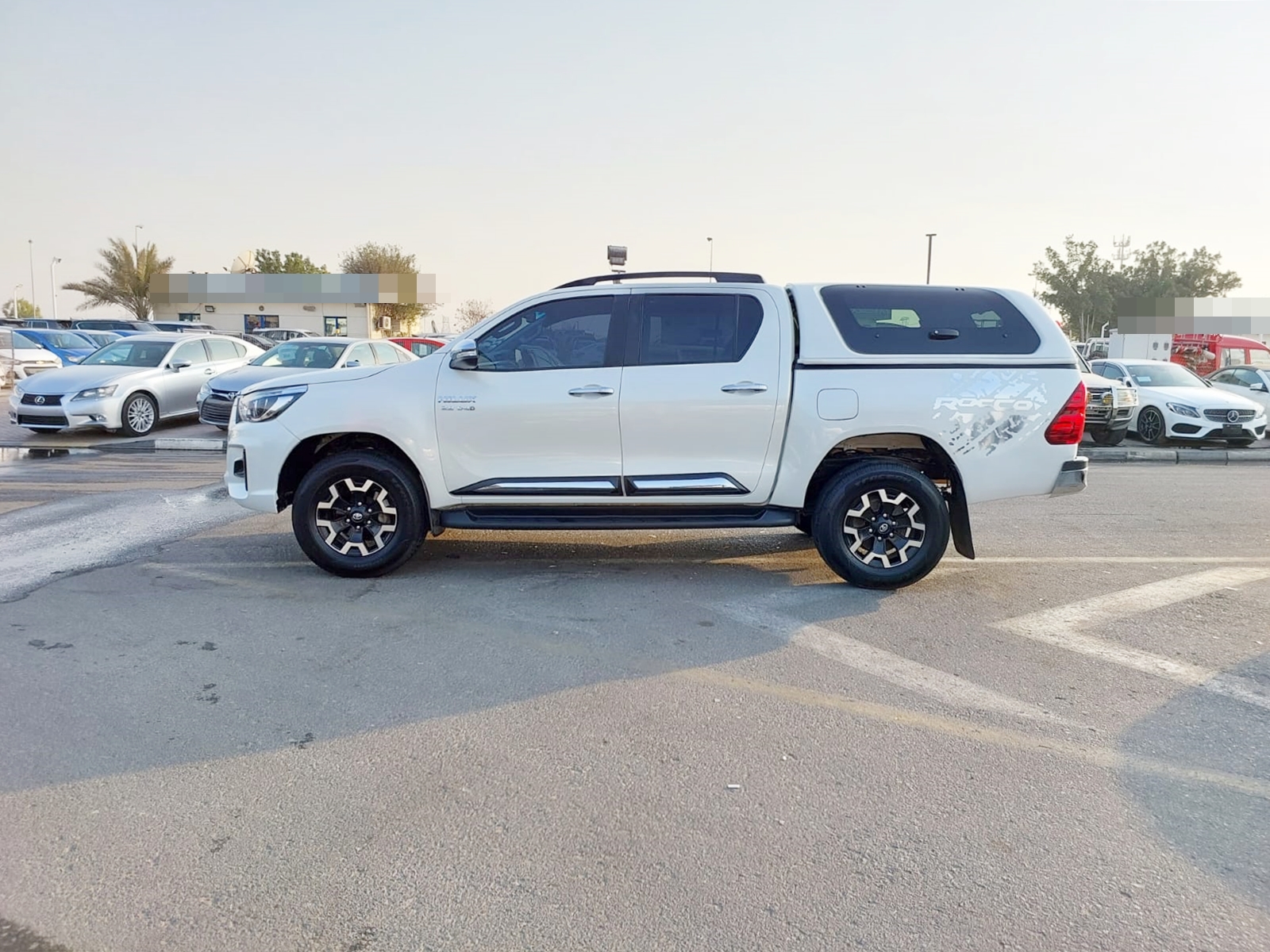8586  TOYOTA  HILUX 2.8 A/T 4WD WHITE
