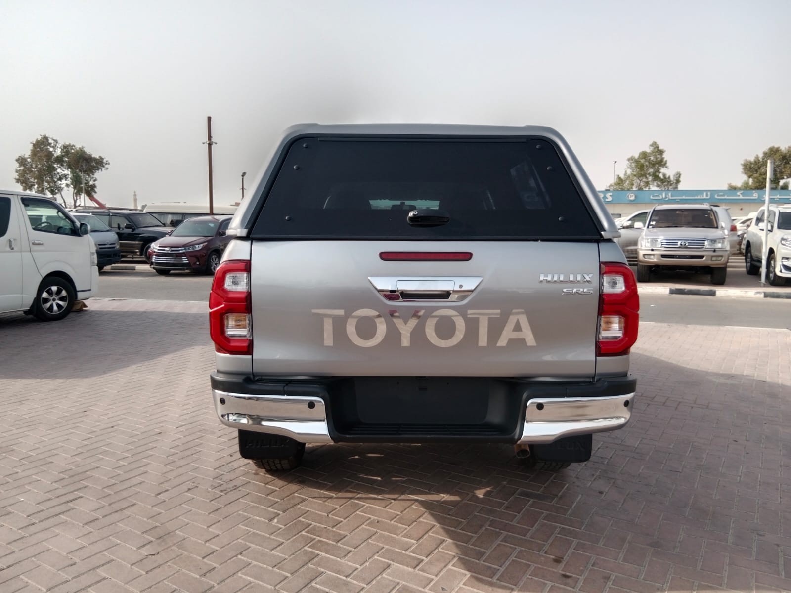 9253  TOYOTA HILUX PICK UP 2.8 A/T SILVER