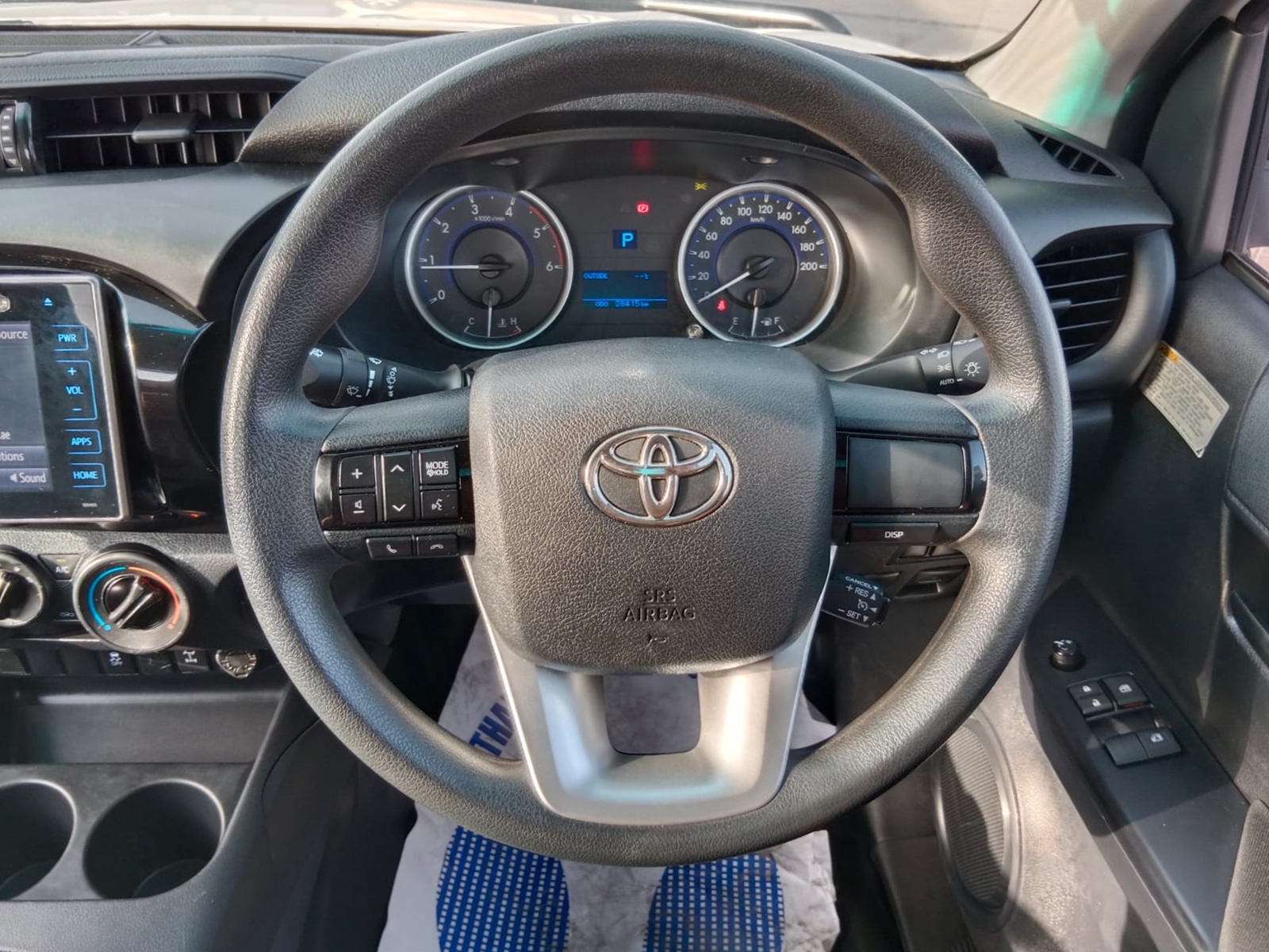 4373 TOYOTA HILUX PICK UP 2.8 WHITE