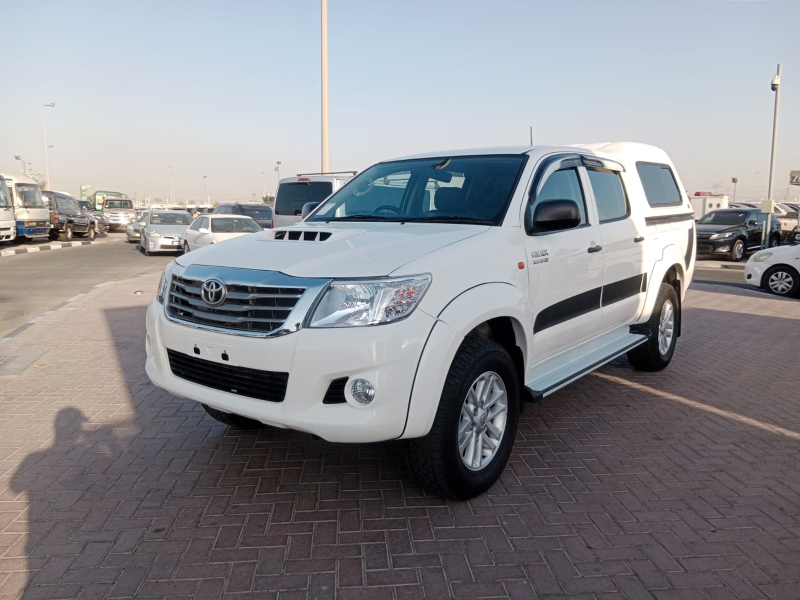 7843 TOYOTA HILUX PICK UP 3.0 M/T 4WD WHITE